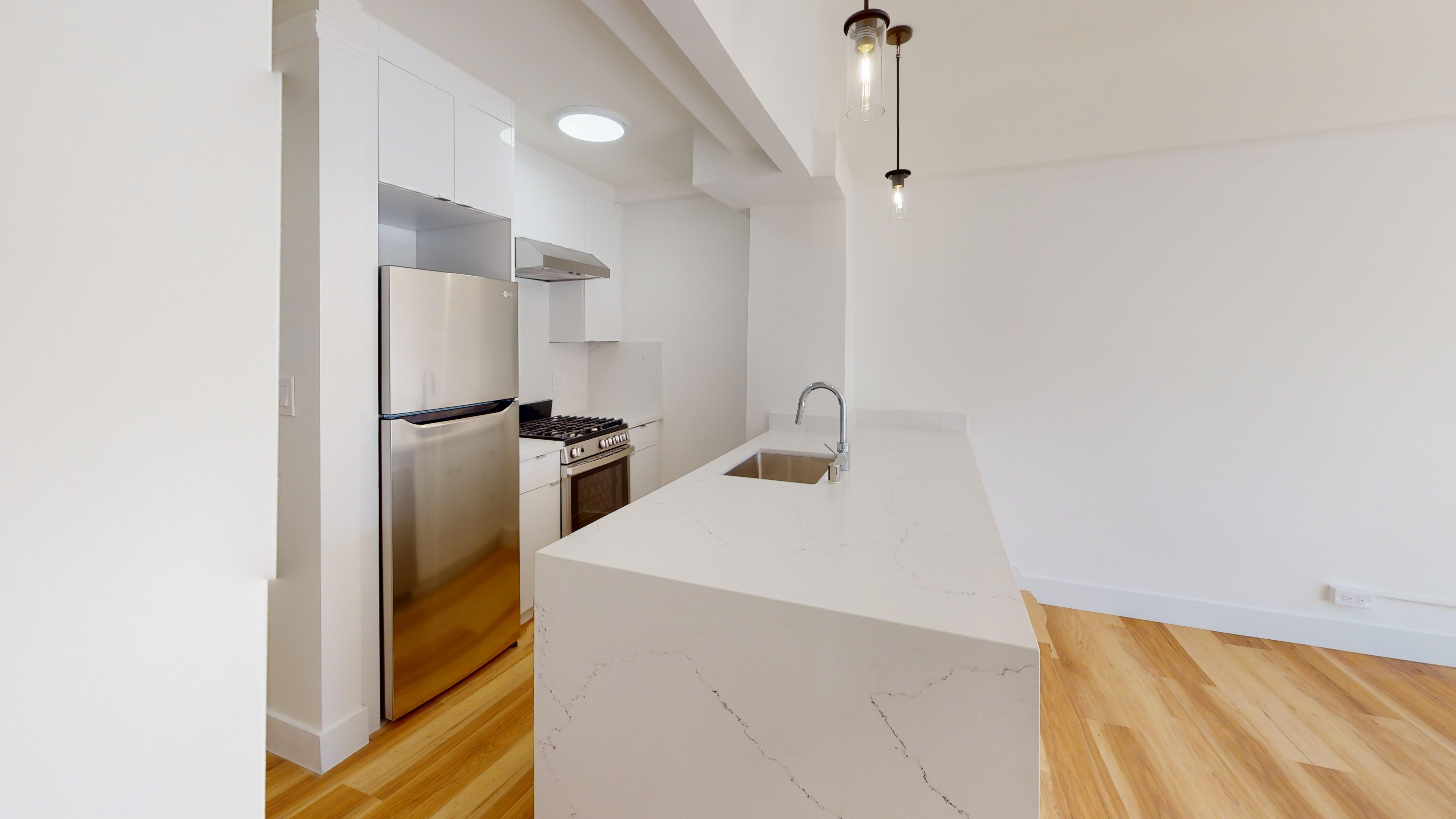 1472 Filbert Street photo 3